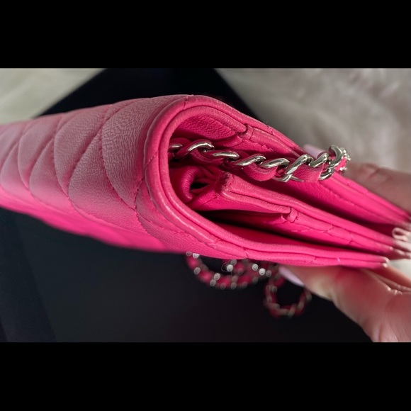 Chanel lamb wallet on chain fuchsia. - Picture 10 of 16